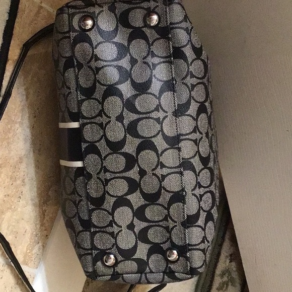 Coach Signature Boston Bag - Picture 5 of 13